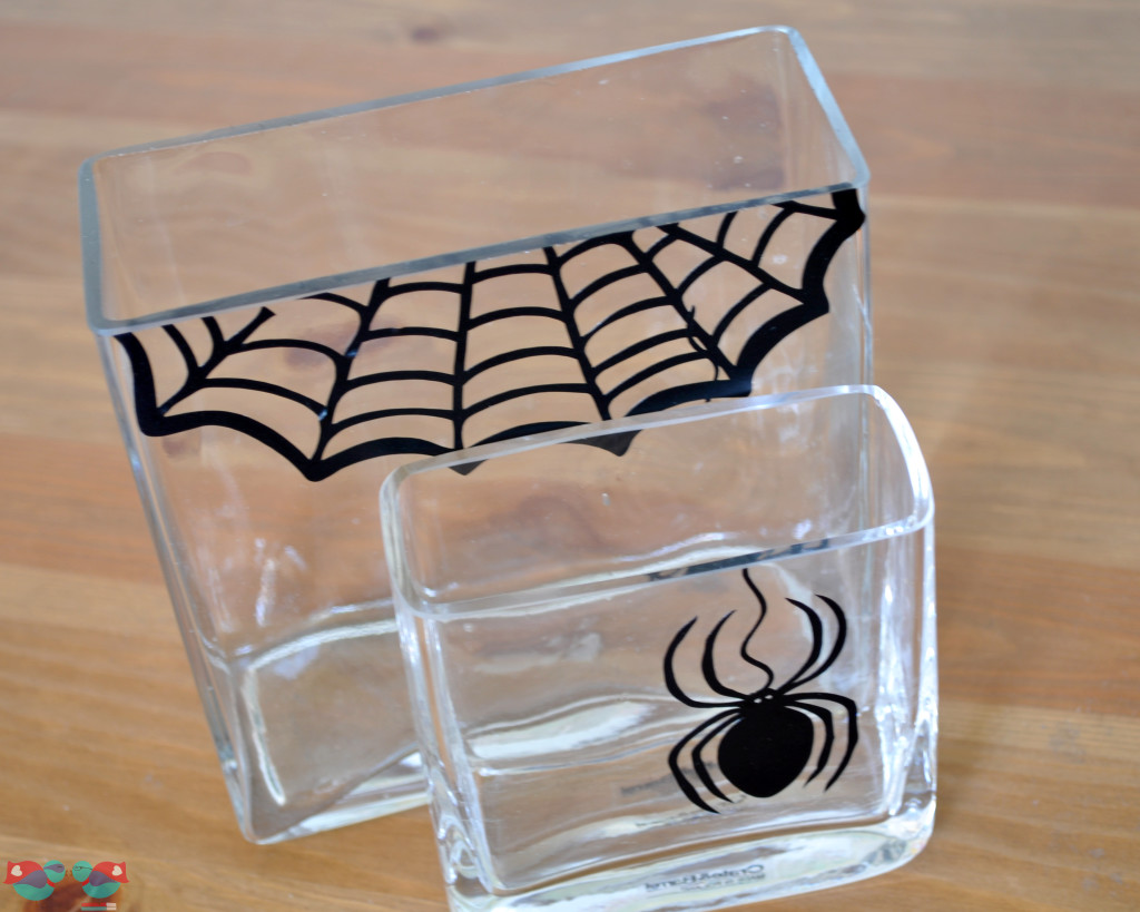 DIY Halloween Spider Vase with vinyl - From The Love Nerds {https://thelovenerds.com}