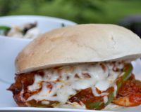 Ragù New Tra-Dish Italian Cheesesteak Sandwiches - Great for an easy weeknight dinner and makes a great sandwich for parties! {The Love Nerds} #recipe #partyfood #sandwichrecipe #NewTraDish