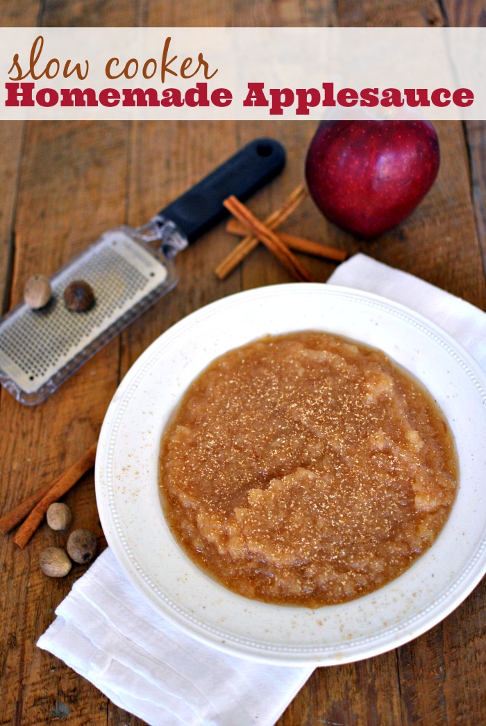 Best Slow Cooker Homemade Applesauce - This recipe will please everyone in your family! It is a healthy slow cooker recipe that will definitely make your home smell amazing! {The Love Nerds Apple Series}
