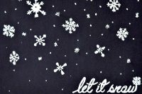 Let It Go - Create a stunning Lighted Snowflake Canvas in only 3 steps! This Christmas Decoration looks so pretty all aglow at night! {The Love Nerds}