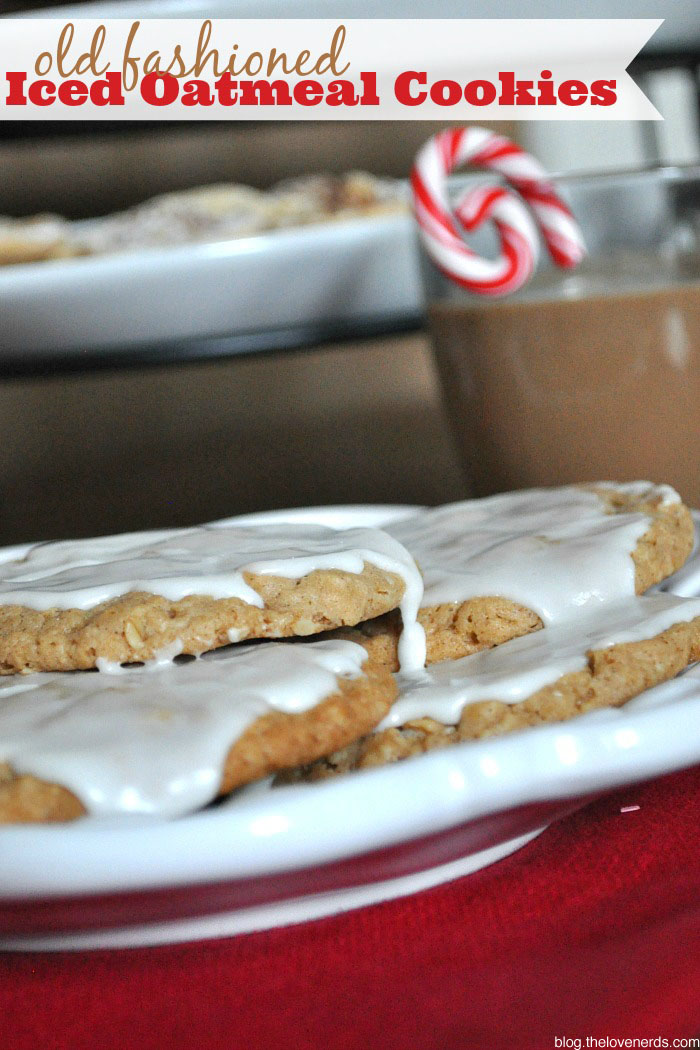 5 Tips for Hosting a Holiday Cookie Exchange Party, plus the recipe for these soft and chewy Old Fashioned Iced Oatmeal Cookies! A delicious homemade recipe for a classic cookie! {The Love Nerds} #starbucksdiscoveries #ad