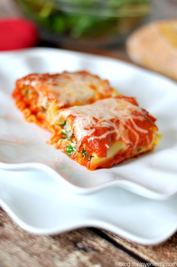 Spinach and Sausage Lasagna Rolls - The Love Nerds