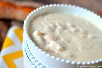 10 Minute Clam Chowder! It is creamy and delicious for any dinner but it's especially perfect for busy week nights! {The Love Nerds}