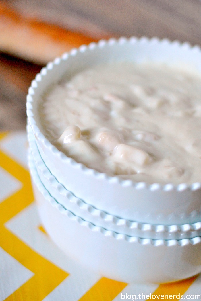 10 Minute Clam Chowder! It is creamy and delicious for any dinner but it's especially perfect for busy week nights! {The Love Nerds}