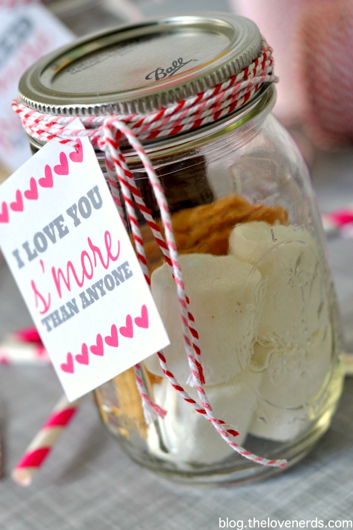 S'mores Gift Idea! Whether for Valentine's Day or even a random act of kindness, spread a little s'more love by gifting these cute jars! FREE tags included in post! {The Love Nerds}