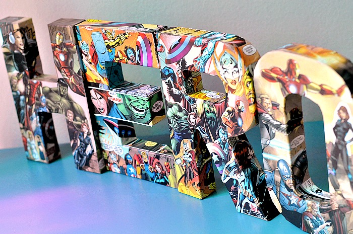 Who loves superheroes? If yes, you'll love these DIY Comic Book Letters! Perfect in a kid's room or play room as wall art or shelf decor! {The Love Nerds}