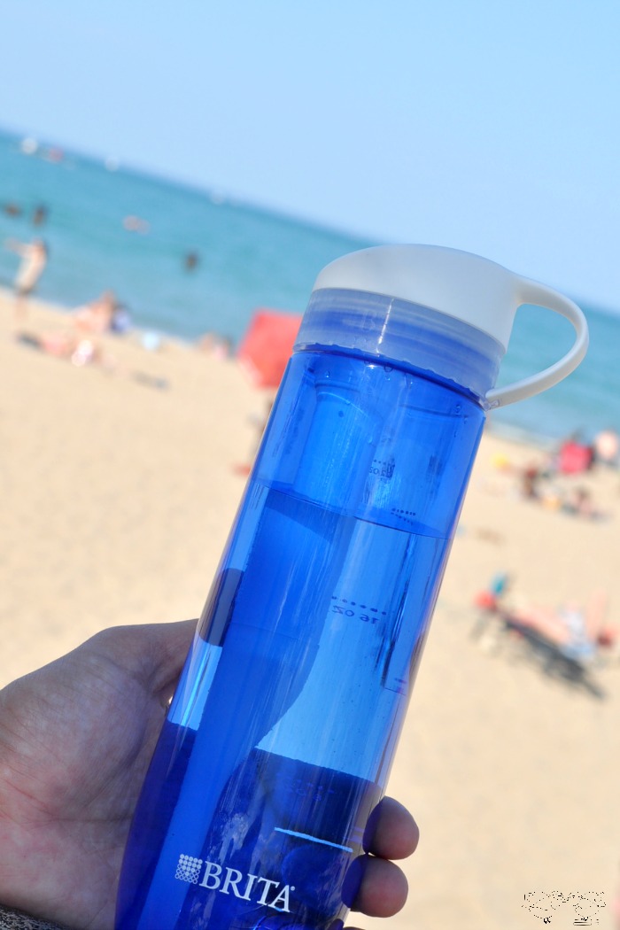 Summer is all about that fun in the sun, but it's still important to take care of yourself and family. Check out these tips for staying healthy on the go! |The Love Nerds #BritaOnTheGo #Pmedia #ad @BritaUSA @Walmart