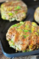A fabulous, lighter burger to grill this summer - Avocado Turkey Burgers! |The Love Nerds