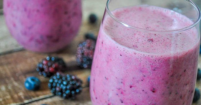 Blackberry and Blueberry Coconut Smoothie - Start the day off right or have a delicious afternoon pick me up with this easy and healthy smoothie recipe! | The Love Nerds #SamsClubMag #Ad 
