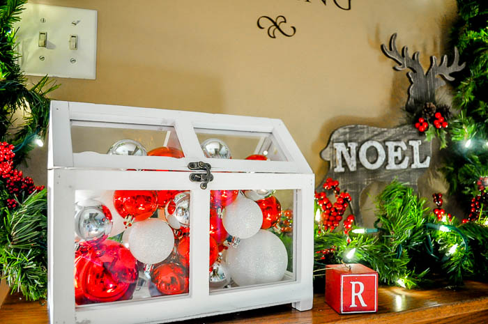 Prepare for Holiday Guests - Enjoy festive time with your guests by preparing early and spreading some holiday cheer! | The Love Nerds #ad #AtHomeforChristmas #AtHomeFinds