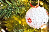 DIY Paper Pomander Ornaments - Pretty DIY ornaments with great texture are easily coordinated for your Christmas decor. They make a great gift idea, too! | The Love Nerds