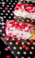 Chocolate Dipped Sugar Wafers - An Easy and Colorful Valentine's Day Treat! | The Love Nerds