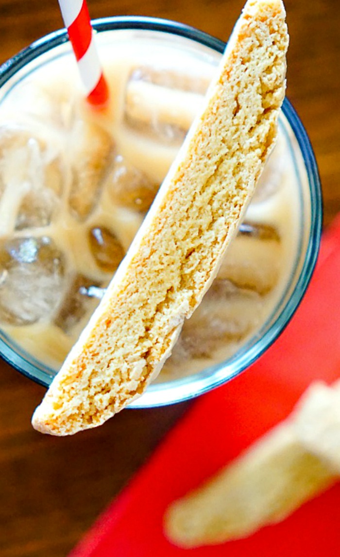 Simple & Sweet Cookie Butter Biscotti Recipe - A crunchy cookie recipe perfect for dunking into your coffee or hot chocolate while sweet enough to love all on its own! | The Love Nerds