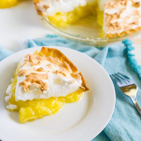 A Lemon Meringue Pies Recipe you want to make for every holiday! Homemade Lemon Filling and Whipped Meringue makes it a family favorite!