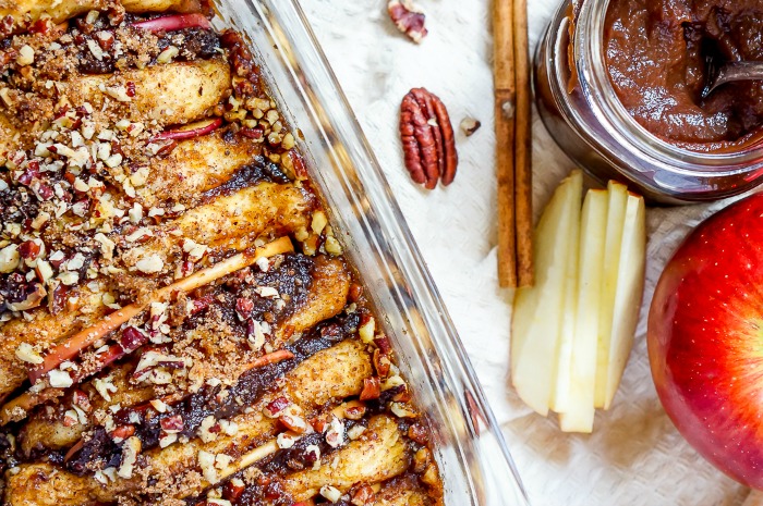 Warm Apple Pecan Pull Apart Bread filled with spiced crock pot apple butter, fresh apple slices, pecans, and great fall flavor! | The Love Nerds