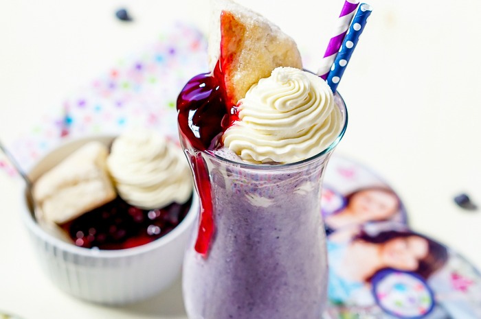 Blueberry Shortcake Milkshake Recipe - Celebrate your favorite Gilmore Girls with this Stars Hallow inspired dessert recipe! | The Love Nerds