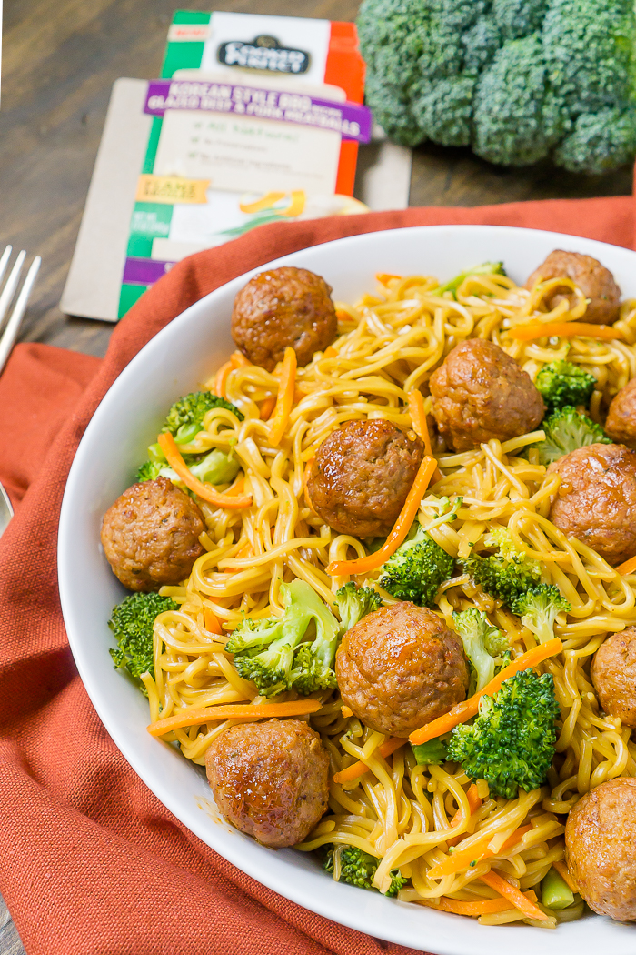 One Pot Korean BBQ Meatball Chow Mein is a tasty family dinner prepared in under 20 minutes making it perfect as a weeknight dinner! | The Love Nerds #ad