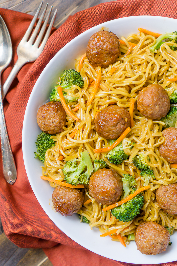 One Pot Korean BBQ Meatball Chow Mein is a tasty family dinner prepared in under 20 minutes making it perfect as a weeknight dinner! | The Love Nerds #ad