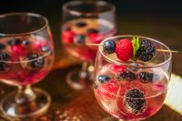 Sparkling Wine Cocktail Recipe for Your New Year's Celebration - Sparkling Berry Mimosa