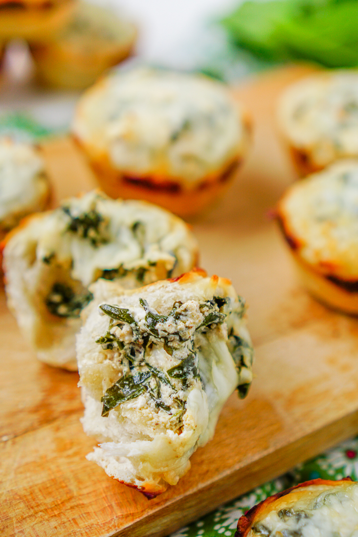 Individual Spinach Dip Bread Bowls The Love Nerds