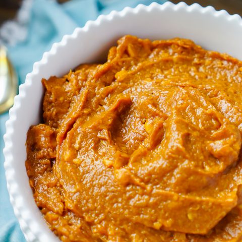 Cinnamon and Brown Sugar Sweet Mashed Potatoes are easy, sweet, and flavorful! Favorite Potato Recipe for dinner side dish.