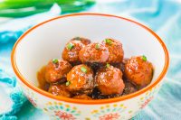If you love a little spice in your game day food, make sure to mix up a batch of Honey Sriracha Meatballs. Sweet, spicy and oh so flavorful! They will be an instant hit at your next party! 