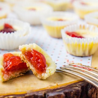 Delicious Mini Cheesecakes – Easy to Customize!