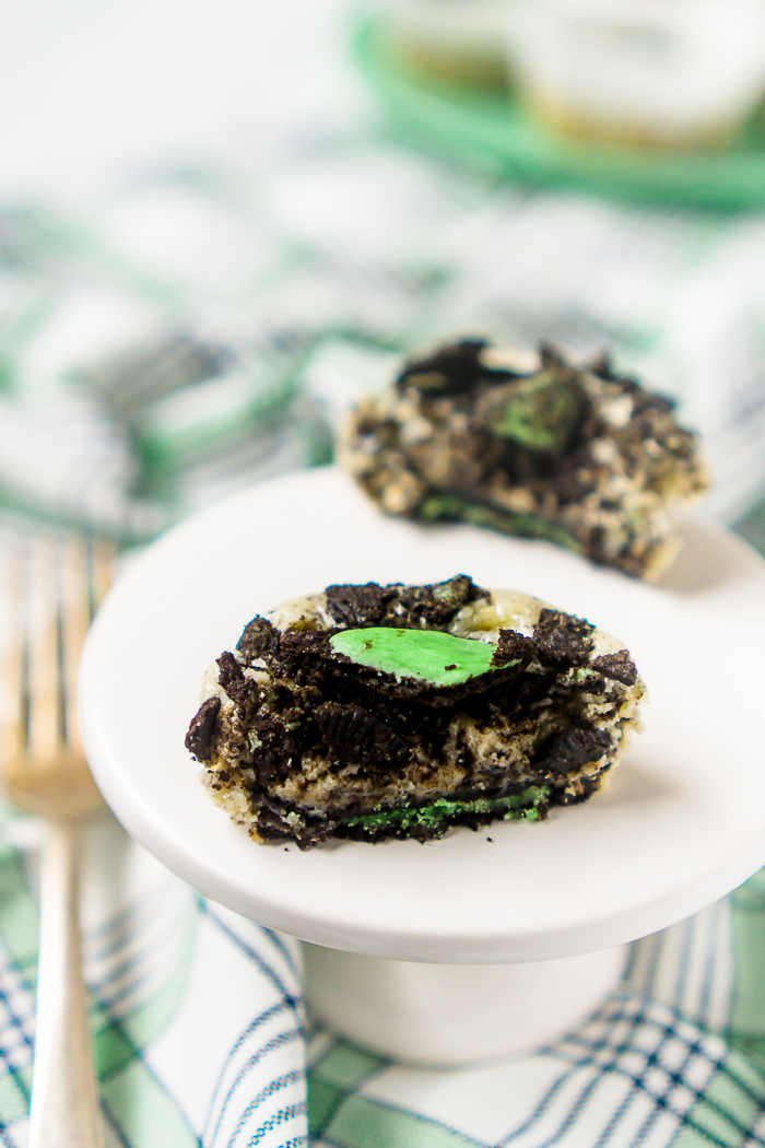 Looking for a delicious St. Patrick’s Day Cheesecake Recipe?! Look no further than these tasty Mini Mint Chocolate Cheesecakes! 
