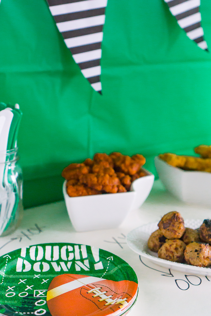 Easy Game Day Hosting Tips - Don't stress about hosting for the Big Game! Follow these 3 easy tips for hosting so you can spend less time preparing and more time enjoying! | THE LOVE NERDS